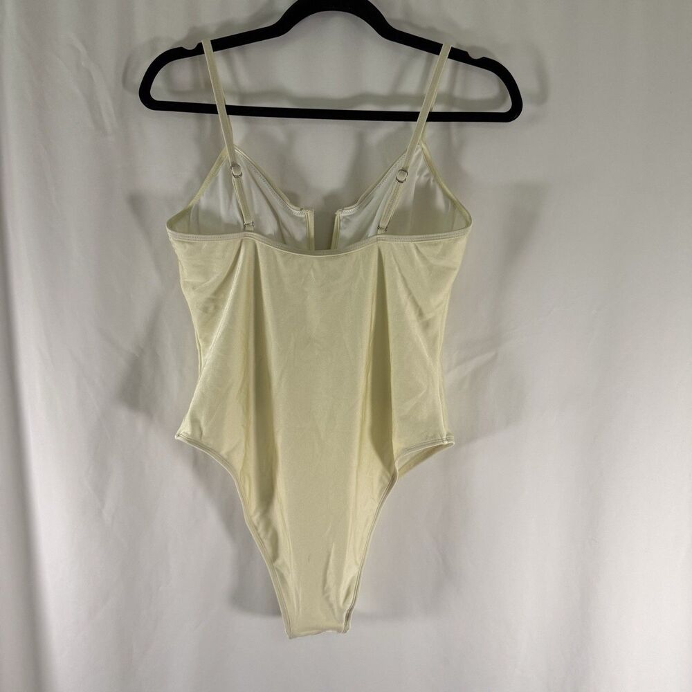 New Cupshe One Piece Swimsuit Women's Large Yellow Pull On Padded Sleeveless - Picture 9 of 9